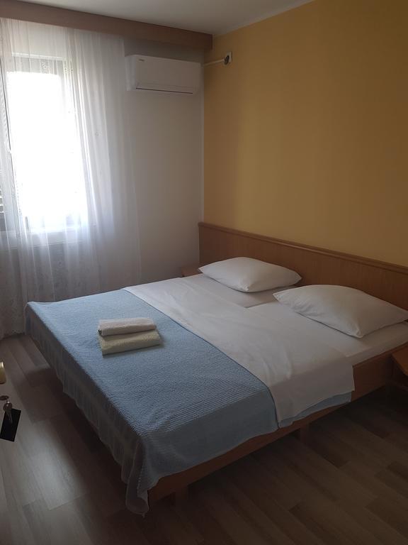 Rooms Hunter Малинска Экстерьер фото